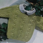 Светло-зеленый пуловер с узорчатыми дорожками