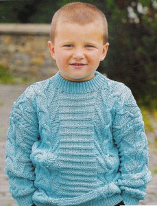 Вязаный свитер для мальчика