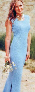 Нарядное голубое вязаное платье